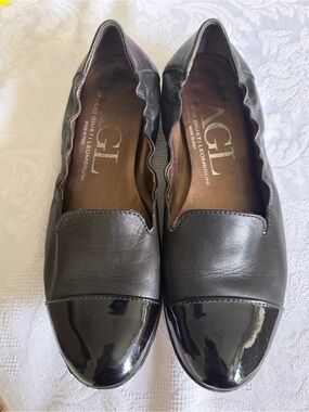 AGL Black Leather Ballet Flats with Patent Cap Toe 38.5 (8)